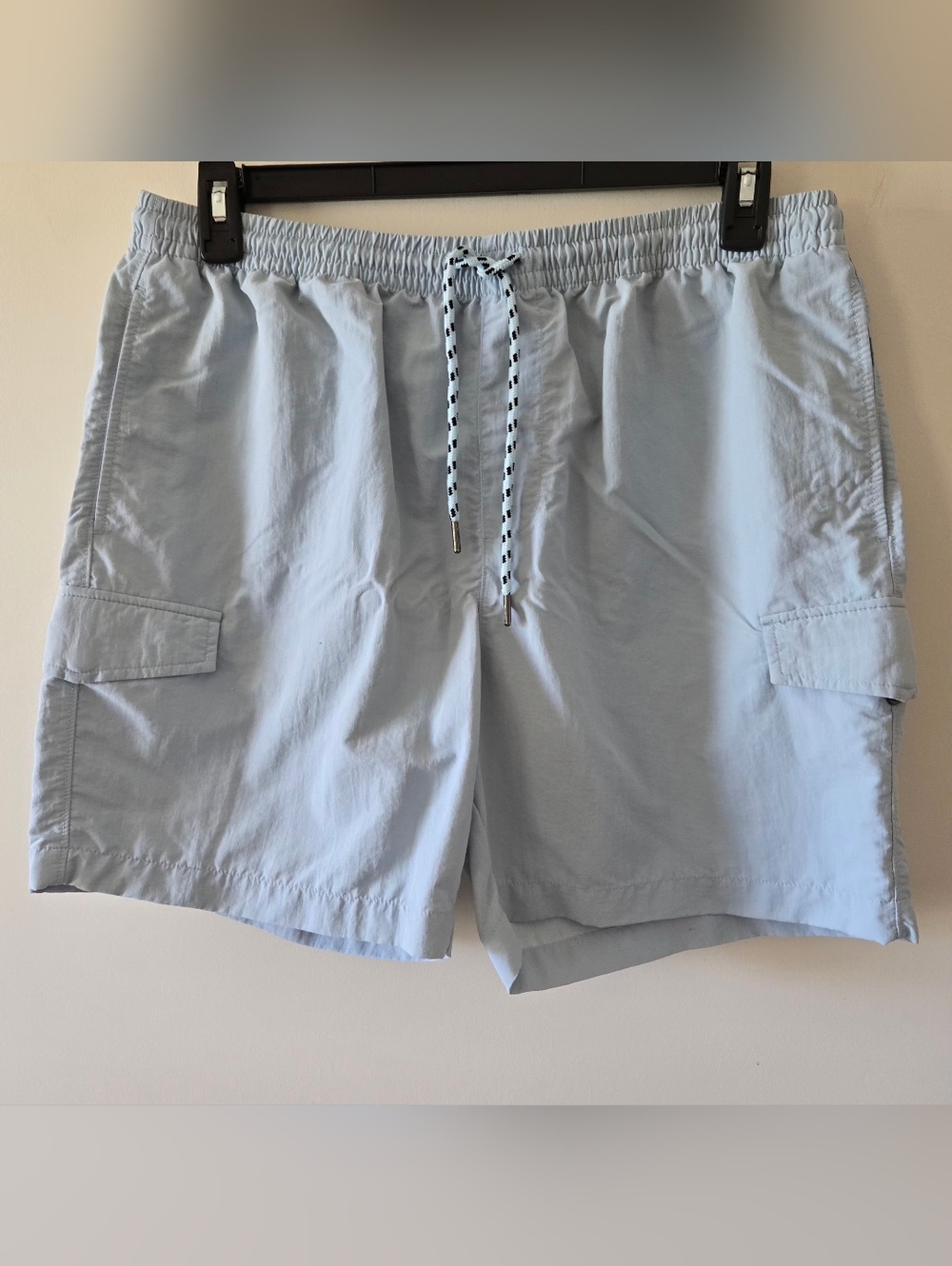 LIKE NEW! MEN'S CARGO SHORTS SIZE LARGE